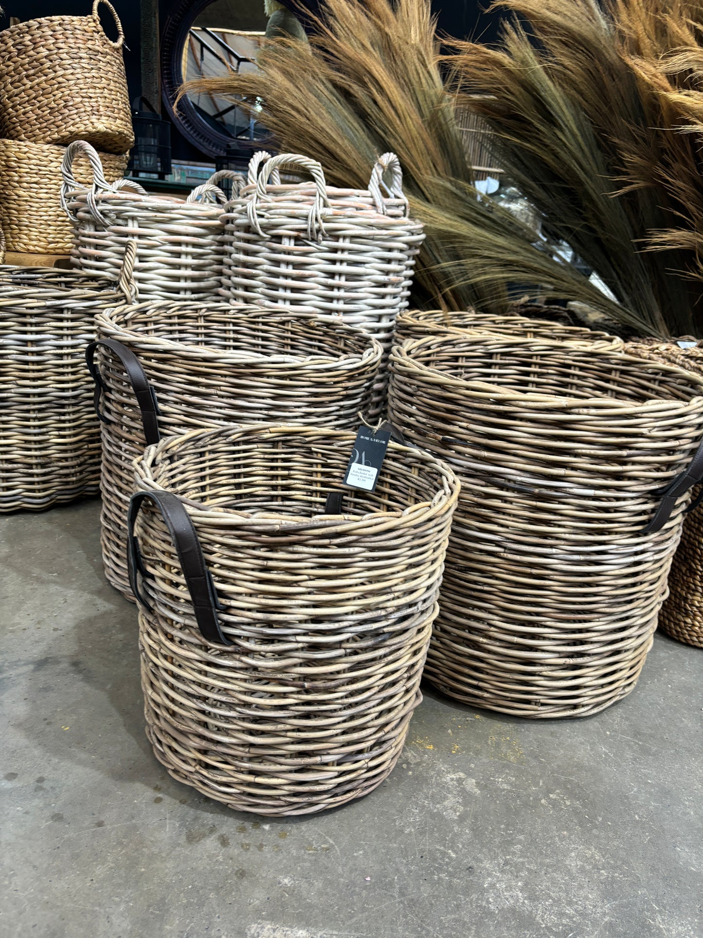 Kubu Basket With Handles