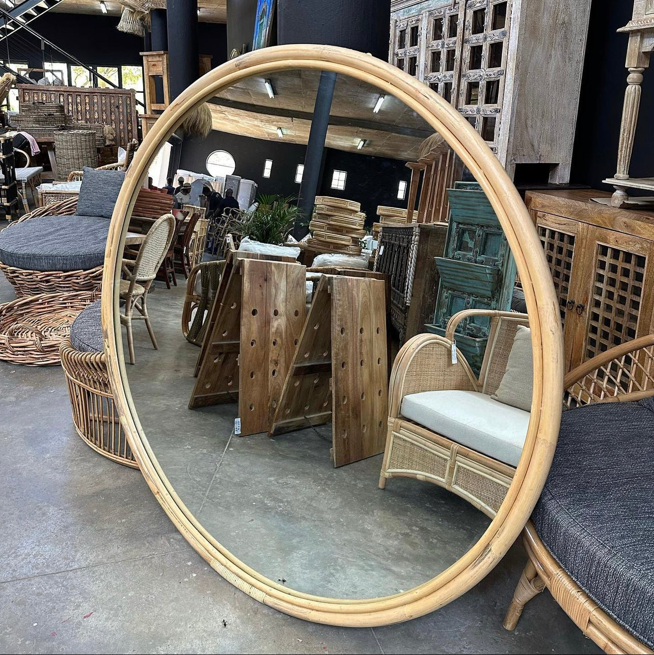 Round Rattan Pole Mirror